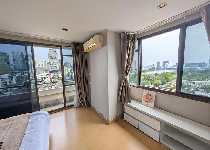 High Floor Great View 2br 2ba 3 Mins To Nana Bts Bangkok