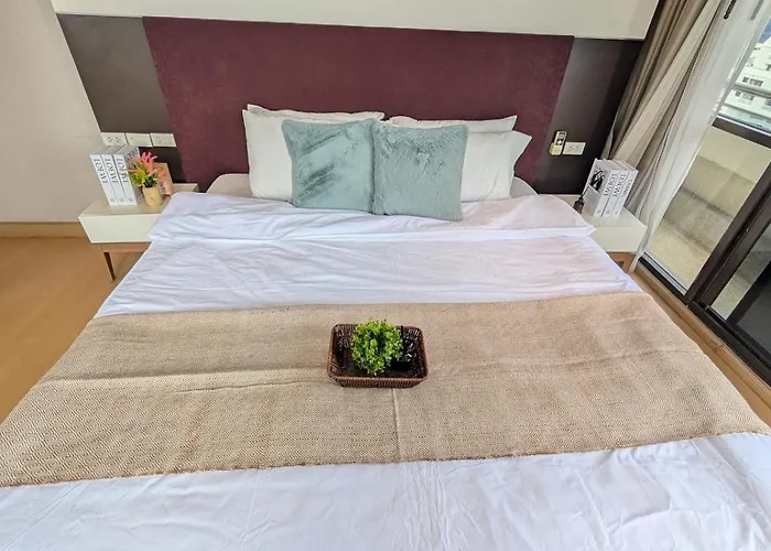 High Floor Great View 2br 2ba 3 Mins To Nana Bts