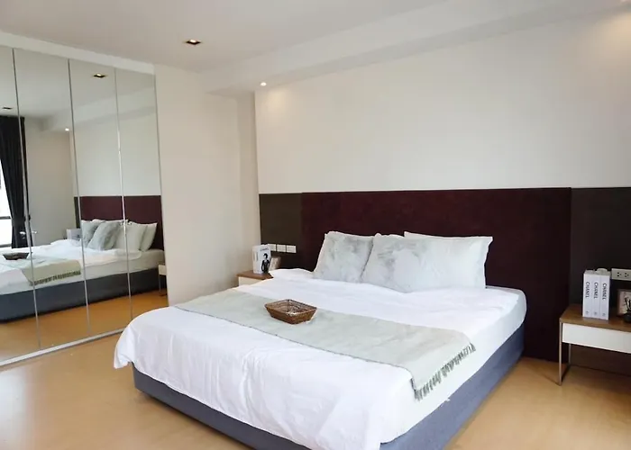 High Floor Great View 2br 2ba 3 Mins To Nana Bts Bangkok