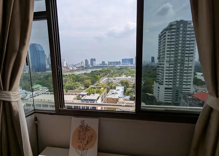 High Floor Great View 2br 2ba 3 Mins To Nana Bts