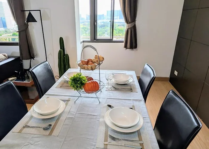 High Floor Great View 2br 2ba 3 Mins To Nana Bts Apartment *