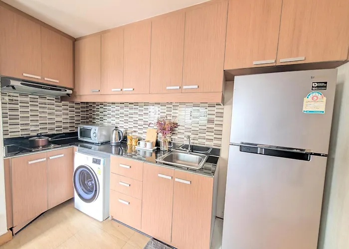 High Floor Great View 2br 2ba 3 Mins To Nana Bts