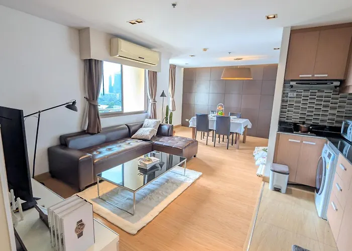High Floor Great View 2br 2ba 3 Mins To Nana Bts Apartment *